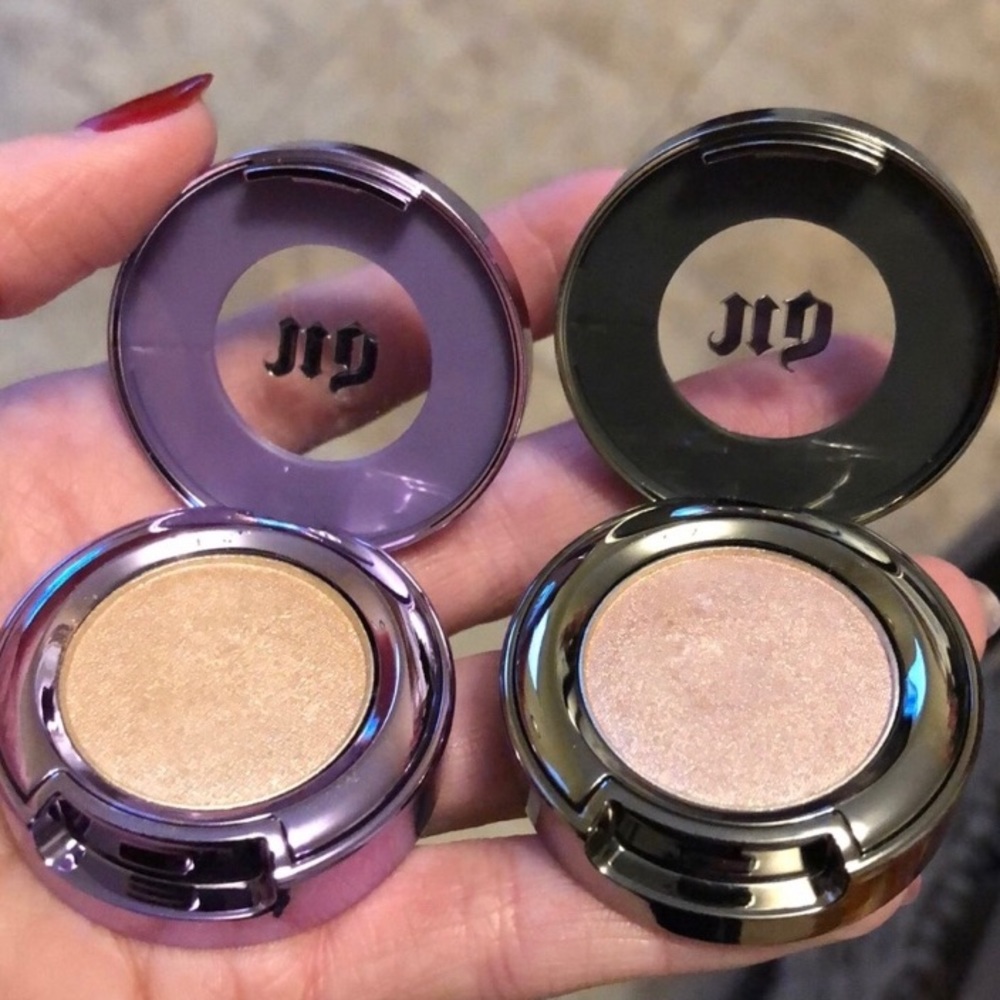 Assorted Makeup Bundle - Picture 2 of 3